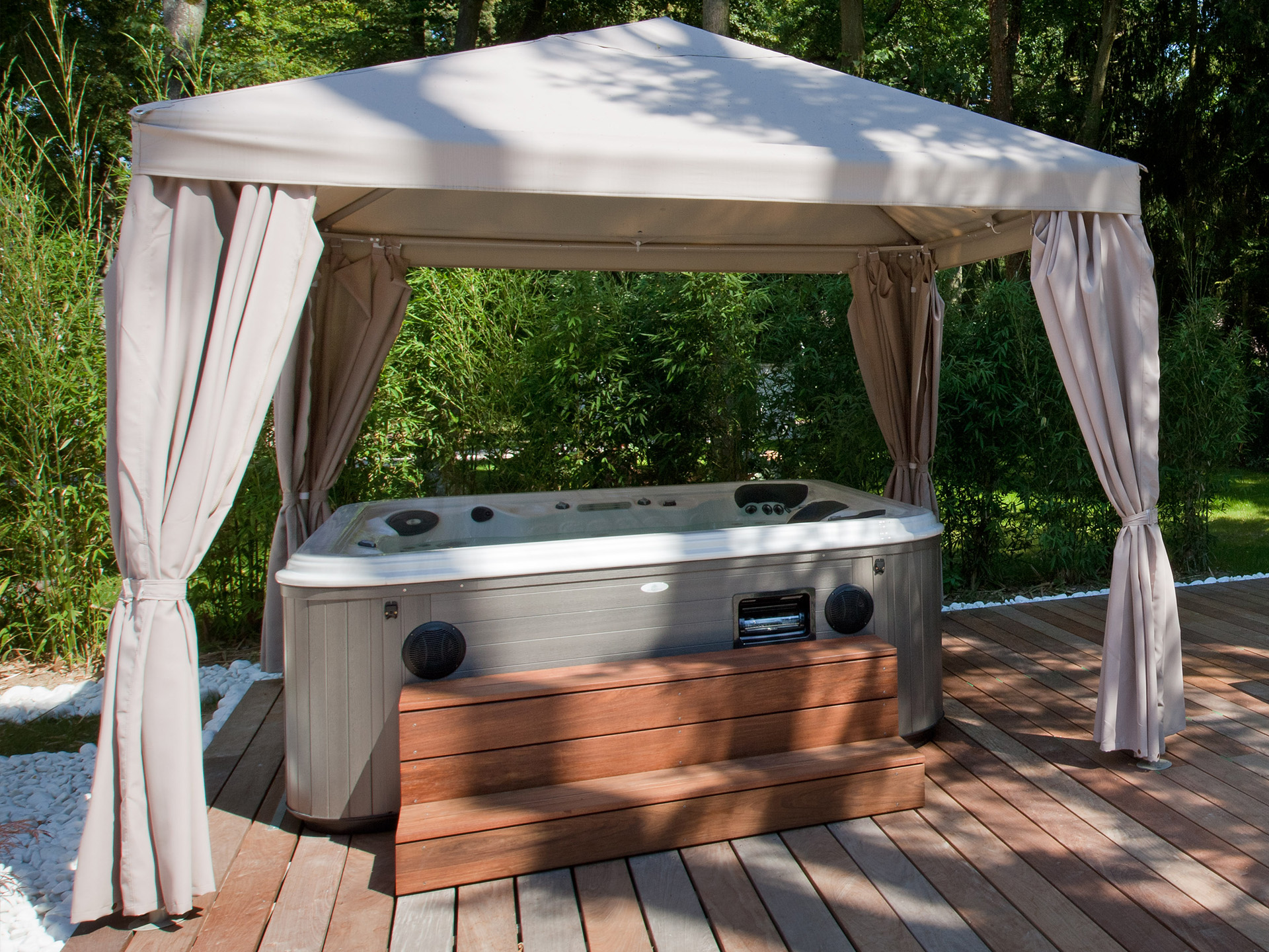 Abri de spa en extérieur