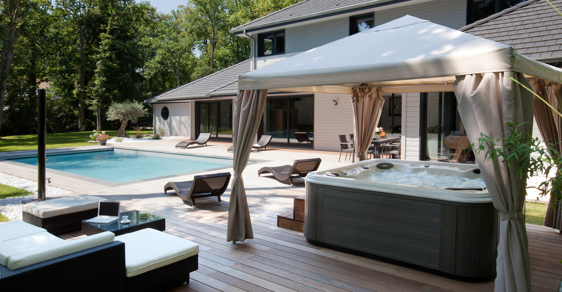 Spa et Jacuzzi : votre constructeur dans la Seine-et-Marne